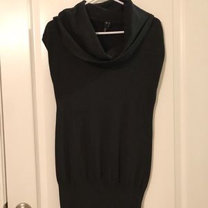 Crowl neck sweater dress
